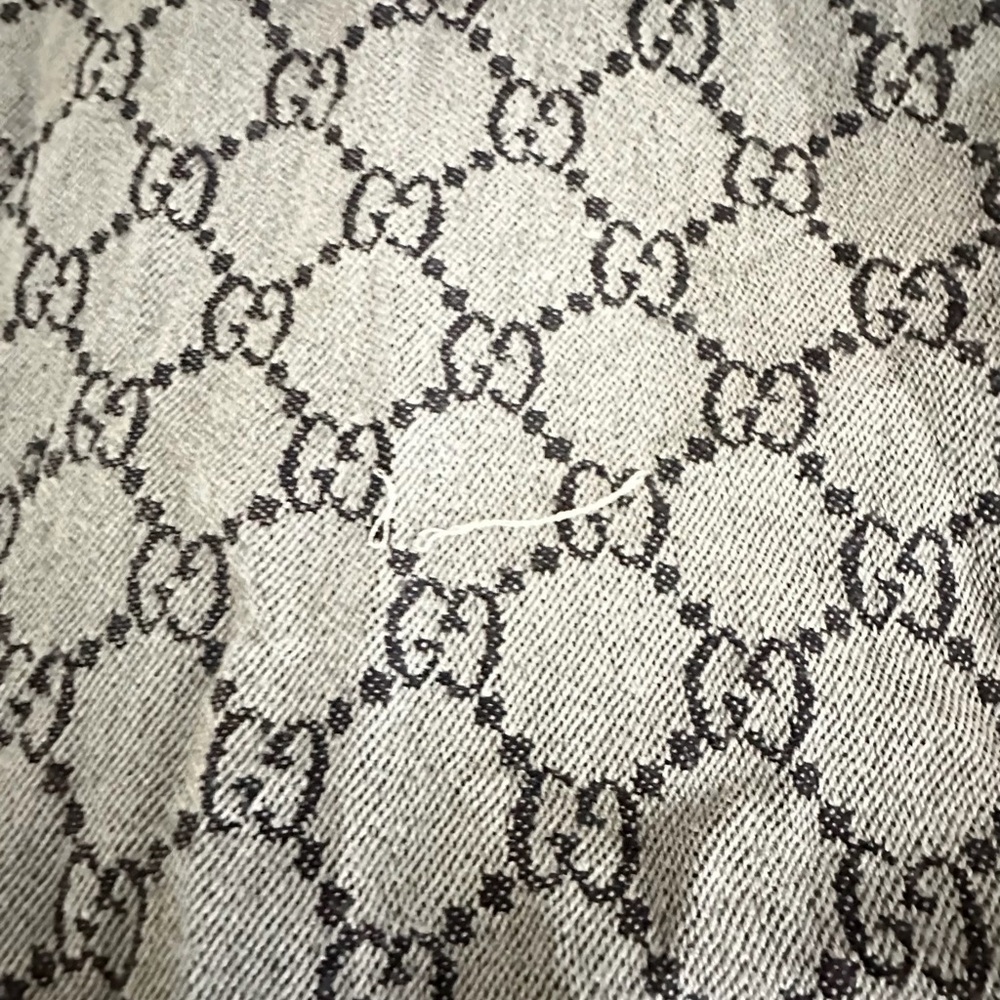 Authentic Brown Logo Gucci Scarf - Picture 6 of 6
